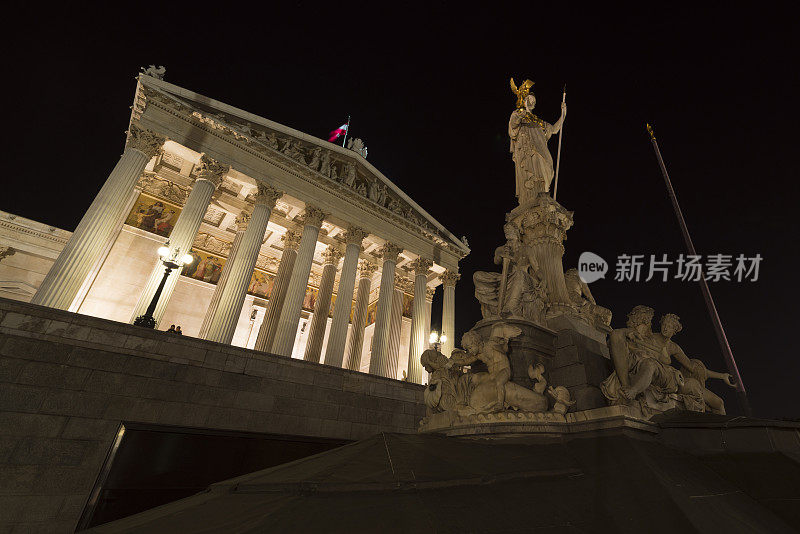 奥地利国会大厦秋夜