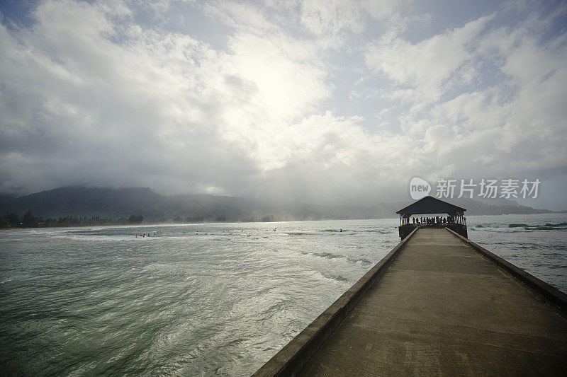 哈纳雷湾的哈纳雷海滩。夏威夷考艾岛