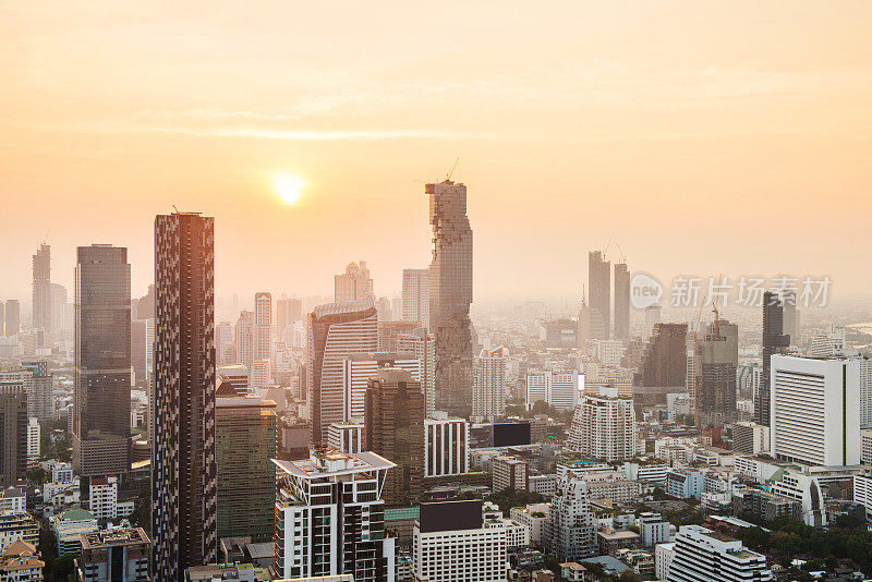 夕阳城市景观曼谷泰国建筑