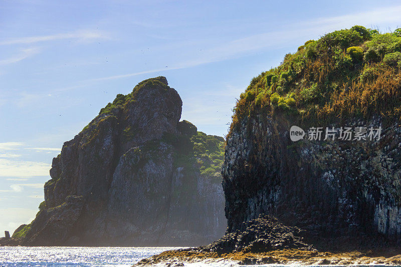 费尔南多・迪诺罗尼亚拥有大海、高山和天空，令人惊叹的风景。