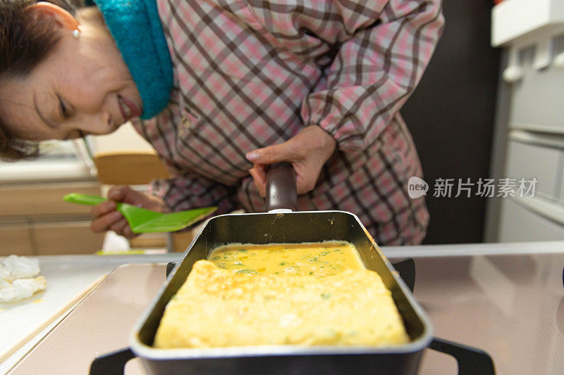 日本女子煮鸡蛋