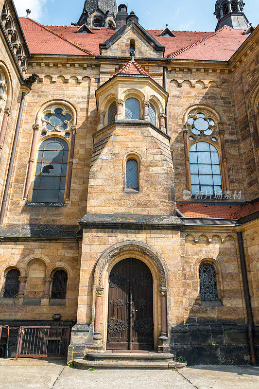 位于德累斯顿的加尼松教堂(Garnisonkirche)看起来像一座中世纪童话般的城堡