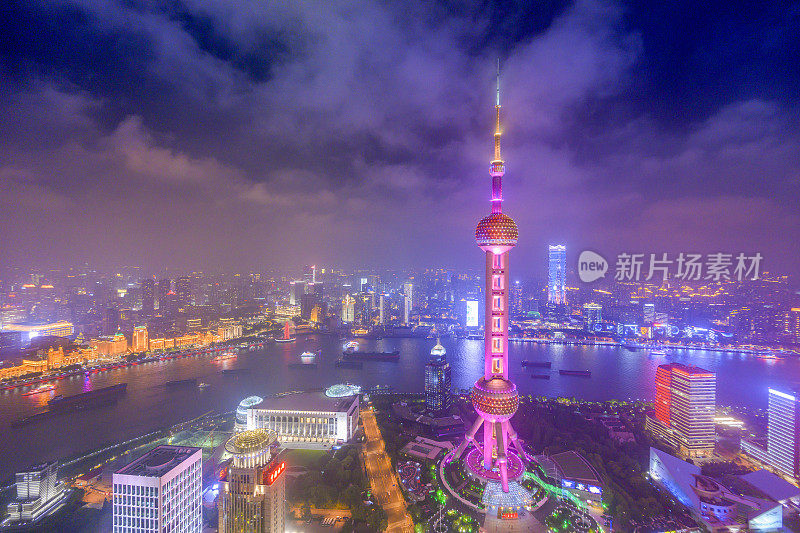 黄昏时上海的天际线