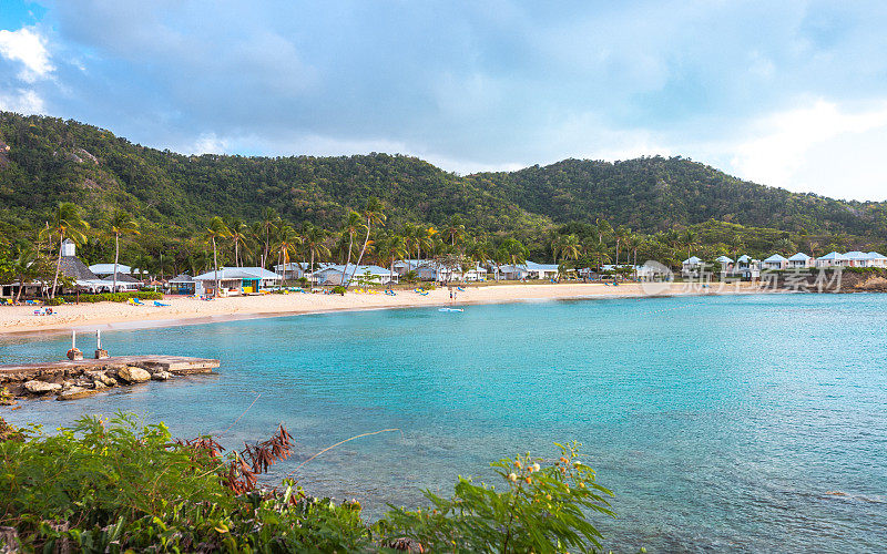 加勒比海滩-玳瑁，安提瓜和巴布达