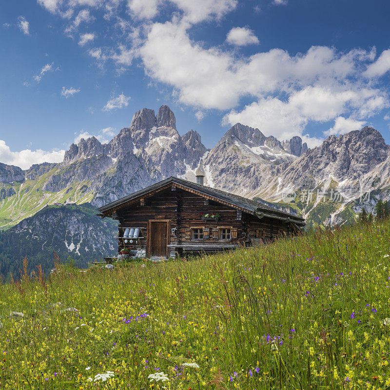 传统的高山小屋