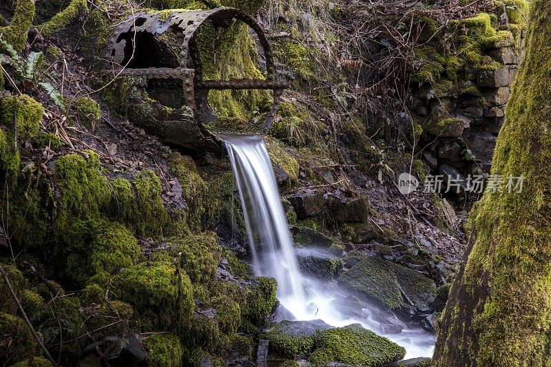 深谷小屋溢流管