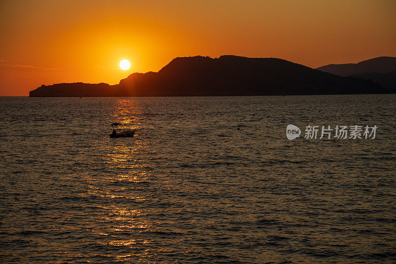 亚得里亚海美丽的日落