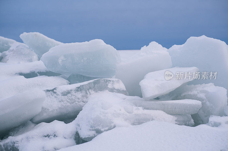 冰丘，波罗的海上的一堆冰碎片