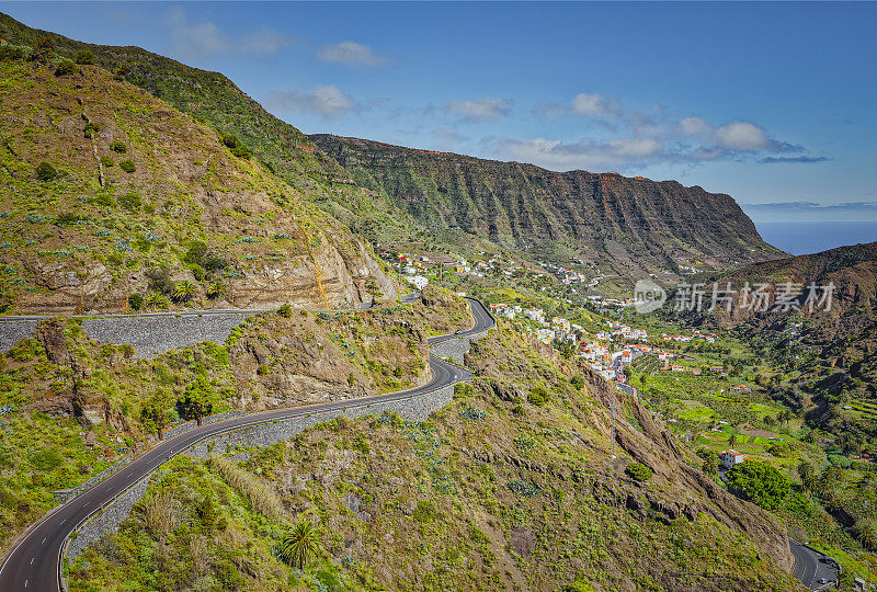 在西班牙圣克鲁斯特内里费省加那利群岛拉戈梅拉山谷的赫尔米瓜的观点