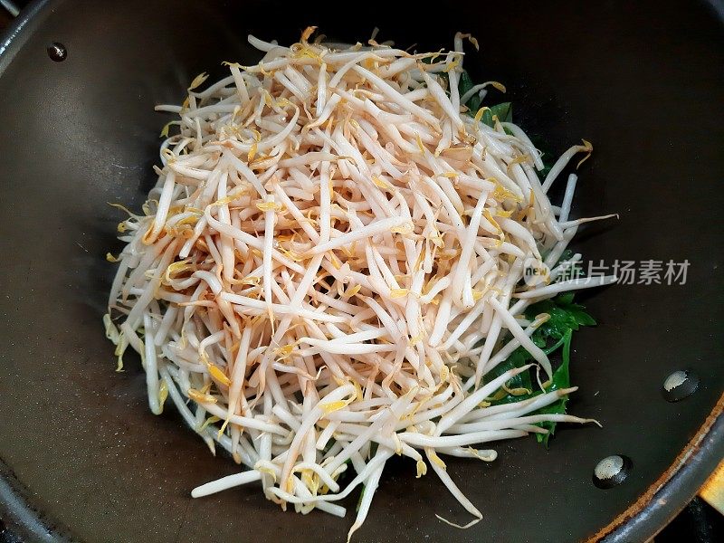 烹调炒豆芽——食品的准备。