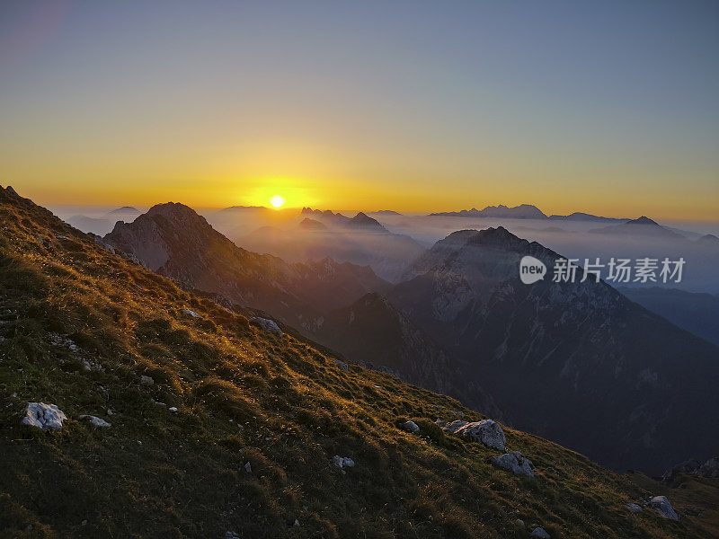 朱利安阿尔卑斯山的日出