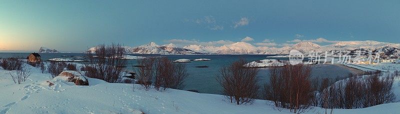 索马洛伊湾的全景