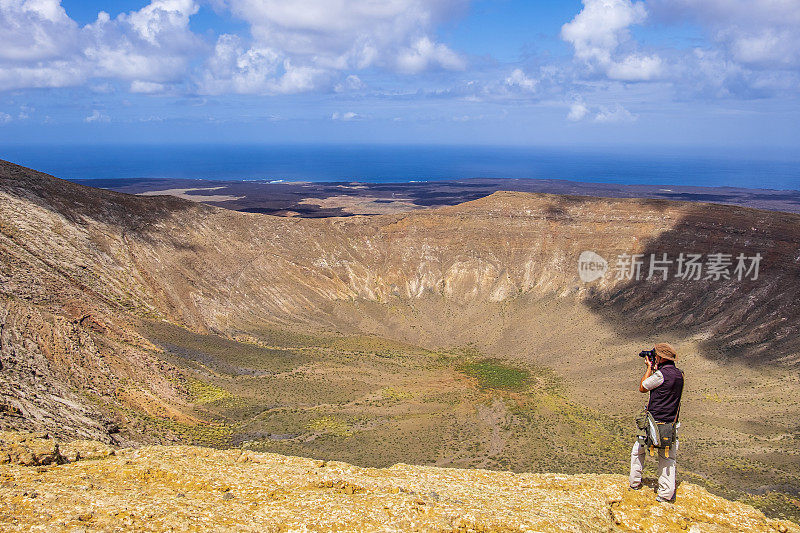 加那利群岛兰萨罗特岛:自然公园-布兰卡火山火山口