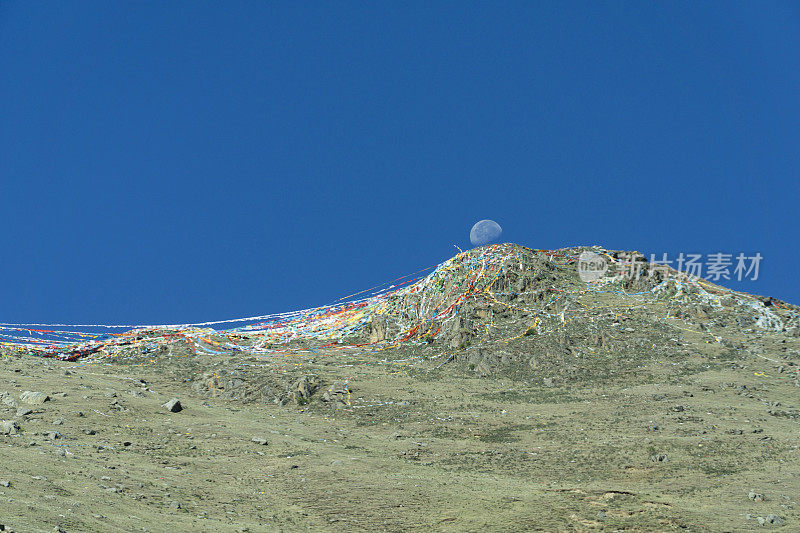 拉萨，原西藏，现中国甘丹寺