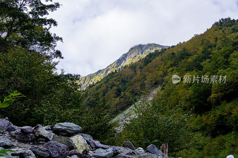 南阿尔卑斯山,日本山梨县县