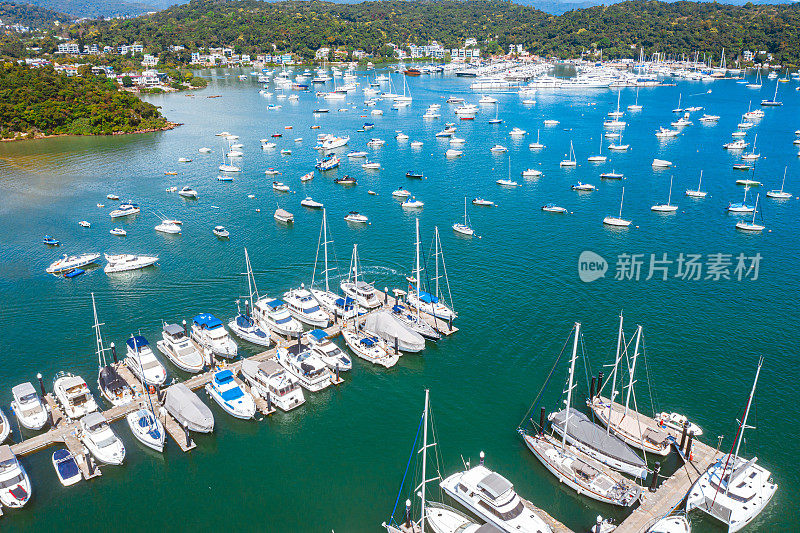 观景休闲，多艘游艇停泊于西贡沿岸，香港郊外，鸟瞰