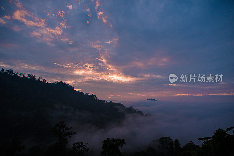 马来西亚彭亨卡梅隆高地的日出