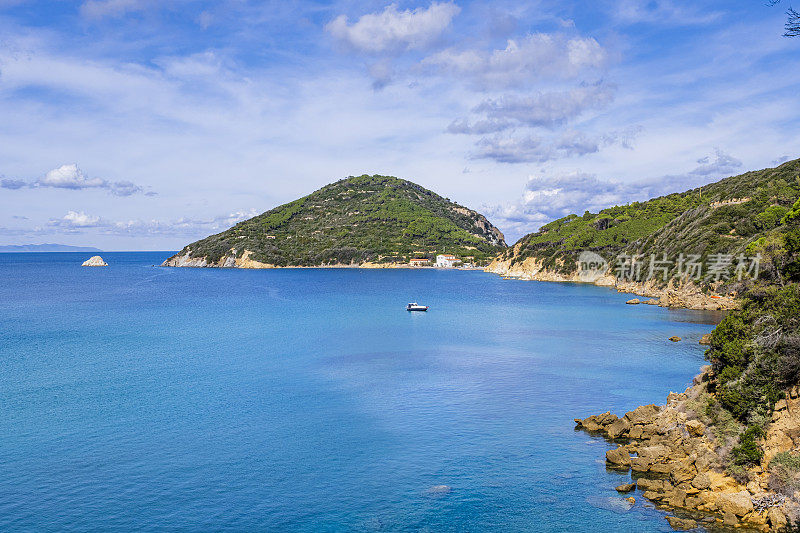 厄尔巴岛(意大利托斯卡纳群岛)的海岬恩fola