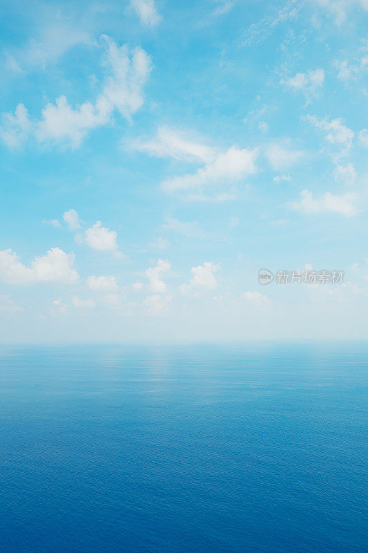 大海和天空的景色