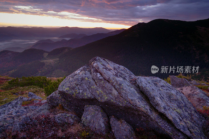 在喀尔巴阡山日出