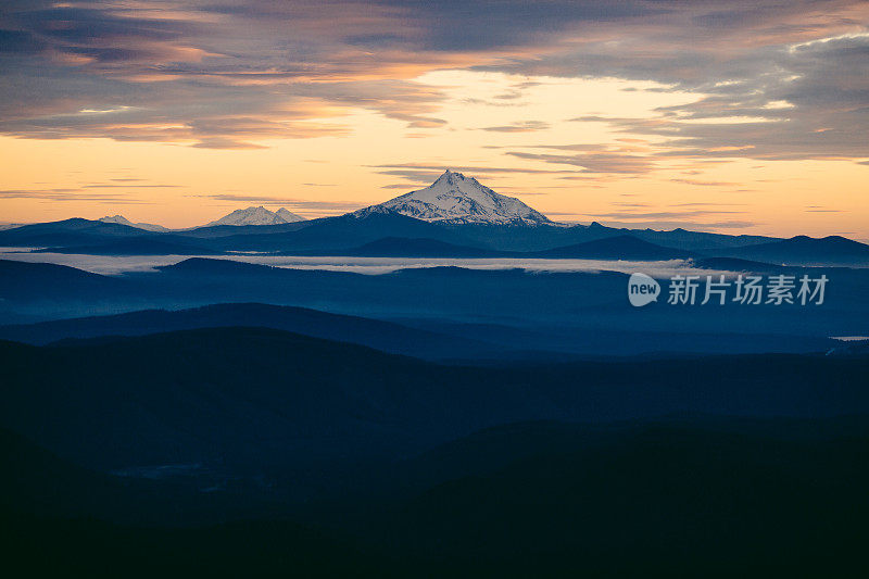 杰斐逊山日落