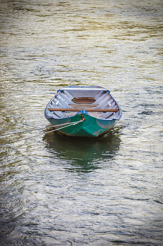 明西欧河上的小船，意大利