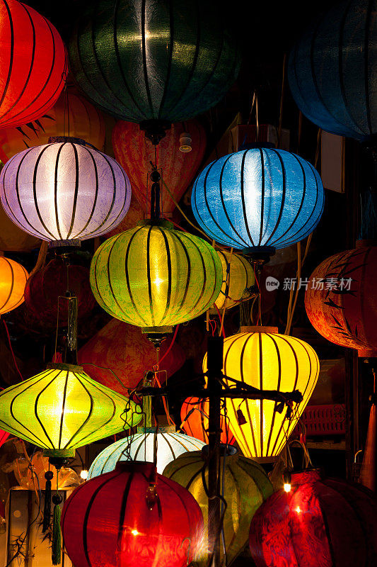 越南会安市的丝绸灯笼