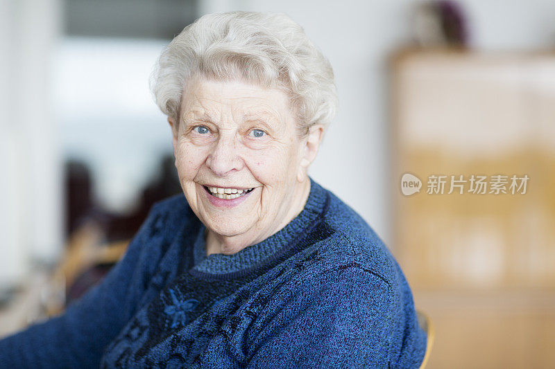 一位年长女性的肖像