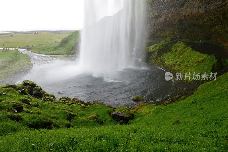 在冰岛Seljalandsfoss