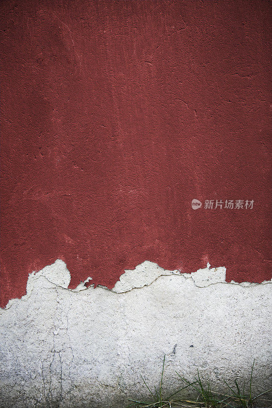 红色油漆剥落墙