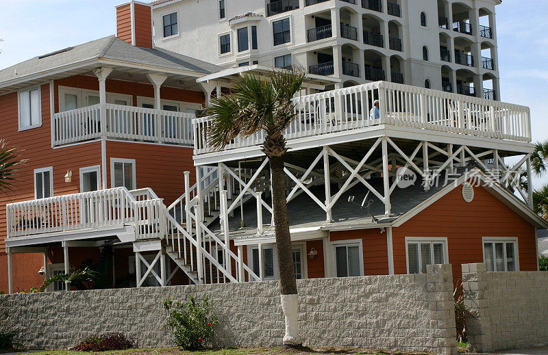 海滩别墅和大阳台
