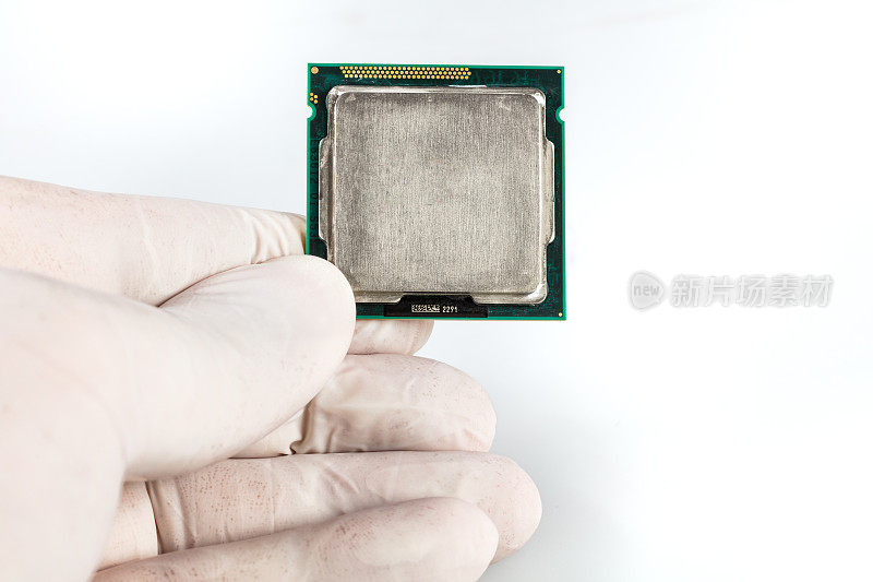 计算机处理器芯片(CPU)隔离在白色背景上
