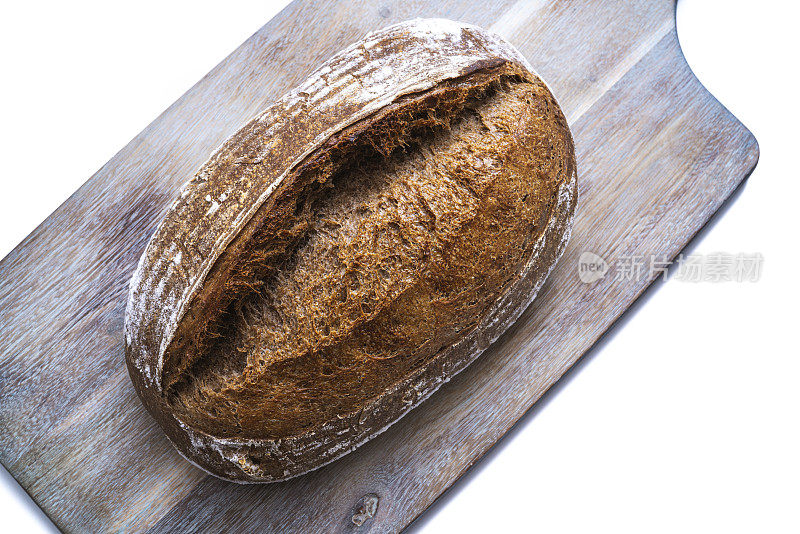 酵母面包，黑褐色的德国自制全麦面包