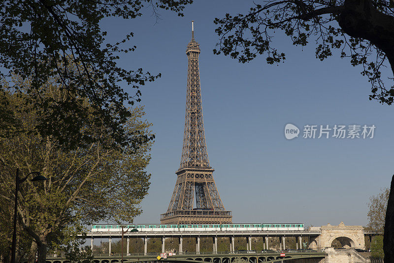 巴黎地铁埃菲尔铁塔