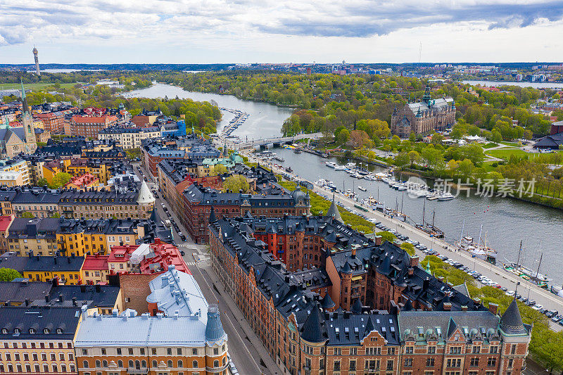 从空中俯瞰斯德哥尔摩的公寓大楼，Östermalm。岛上的北欧博物馆