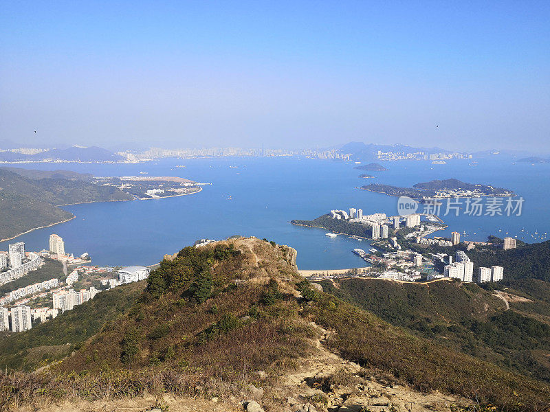 从大屿山老虎头郊游径俯瞰愉景湾全景