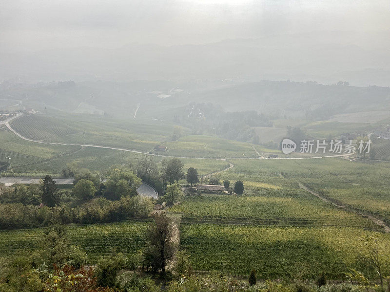 意大利-皮埃蒙特地区-拉摩拉村-全景从belvédère的地方