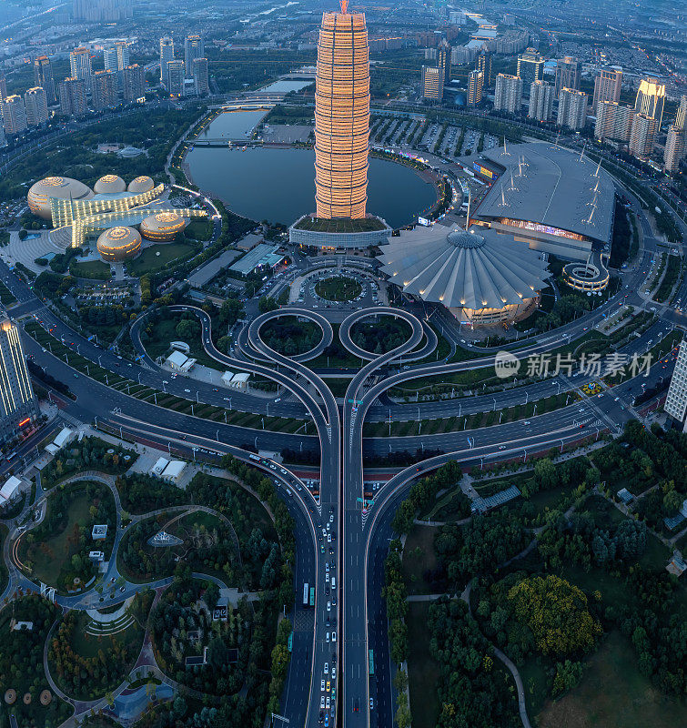 航拍的中国郑州夜景全景