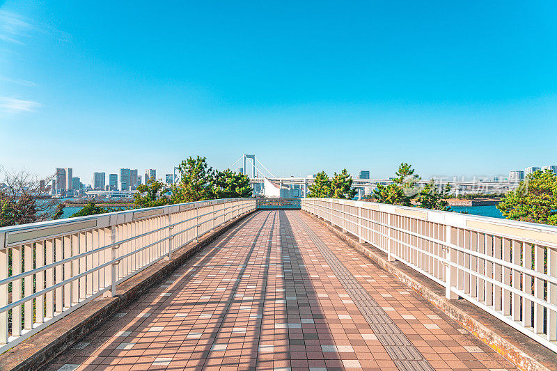 东京海滨全景台场地标性岛屿湾彩虹桥