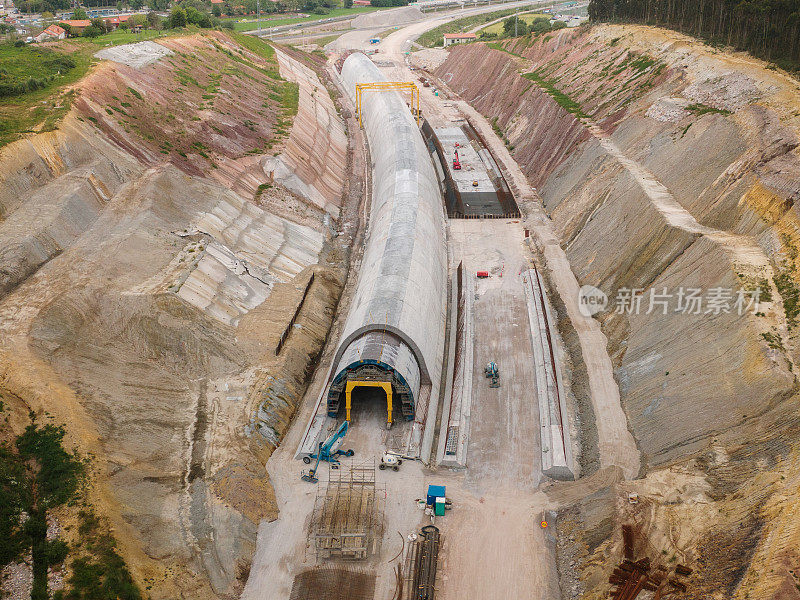 修建公路隧道