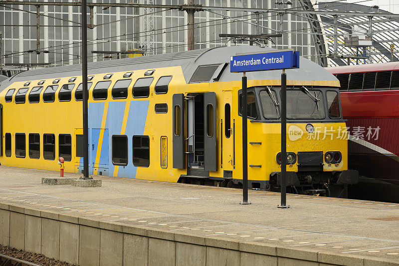 阿姆斯特丹中央火车站的城际列车