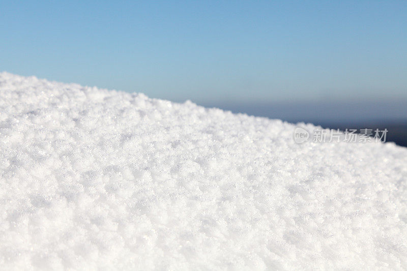 以雪为背景的冬季景观