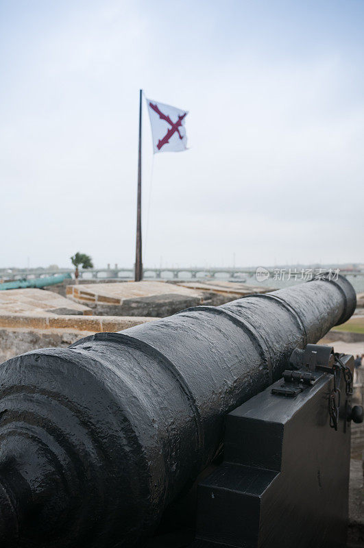 佛罗里达圣奥古斯丁圣马科斯城堡的旧大炮