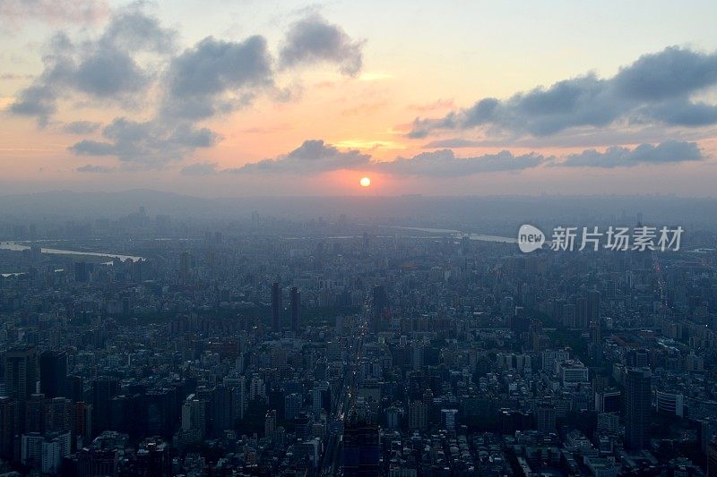 日落时分的台北市景，台湾