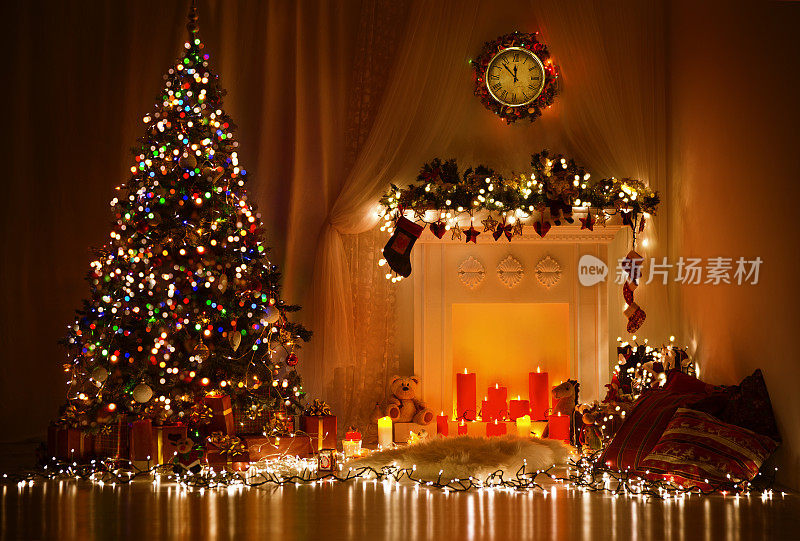 圣诞树壁炉灯，装饰圣诞客厅，夜间室内