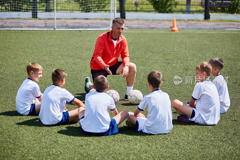 教练指导少年足球队的实践