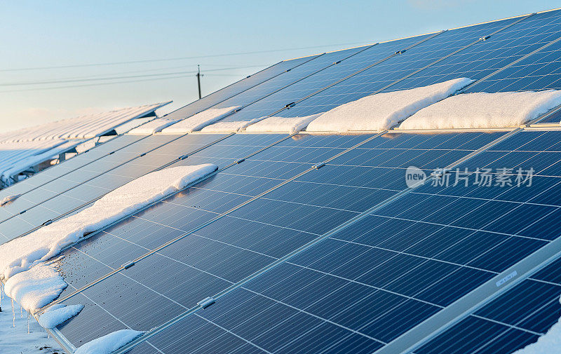 太阳能电池板作为太阳能发电厂的一小部分