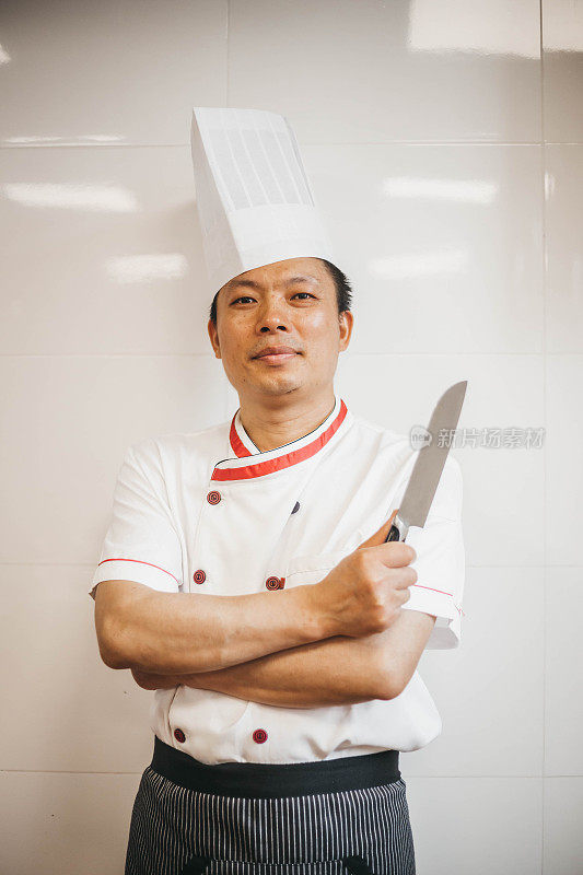 积极的中国厨师的肖像
