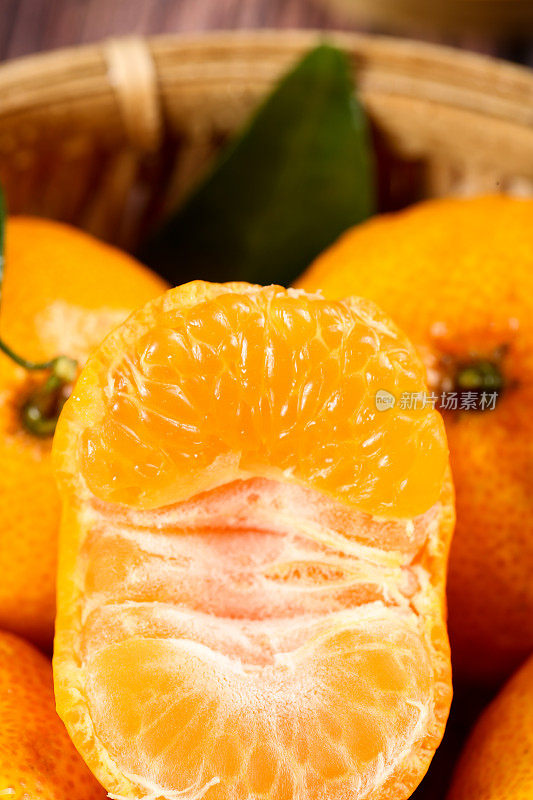 掰开的广西砂糖橘