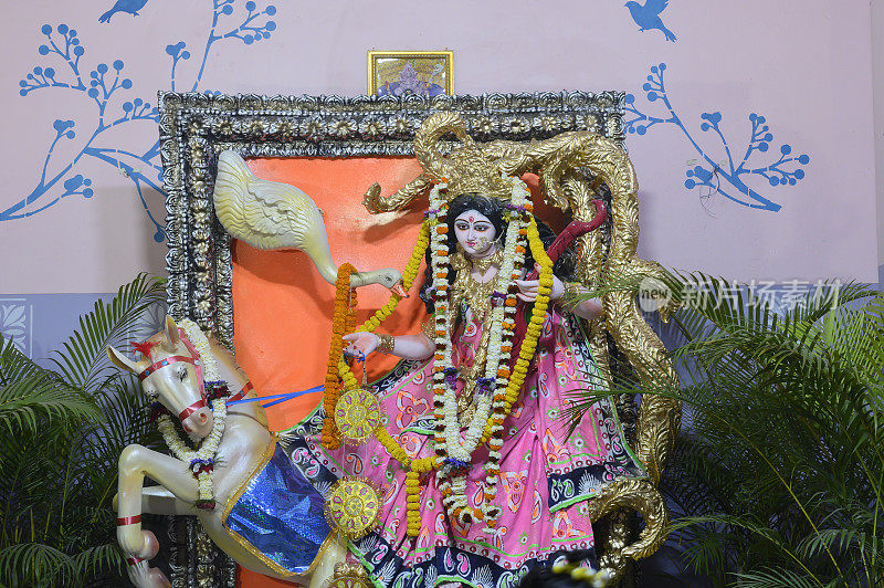 西孟加拉邦的豪拉，被崇拜的女神萨拉斯瓦蒂。印度